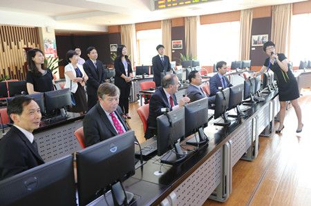 http://mba.znufe.edu.cn/Upload/HtmlEditor/BS2P8522_副本.jpg